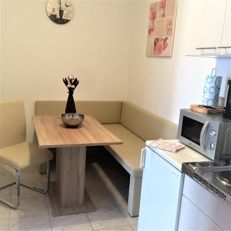 Apartments Marjan ポドストラナ エクステリア 写真